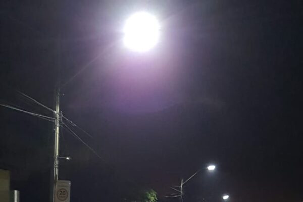 Luminárias para poste no condomínio Residencial Shekinah